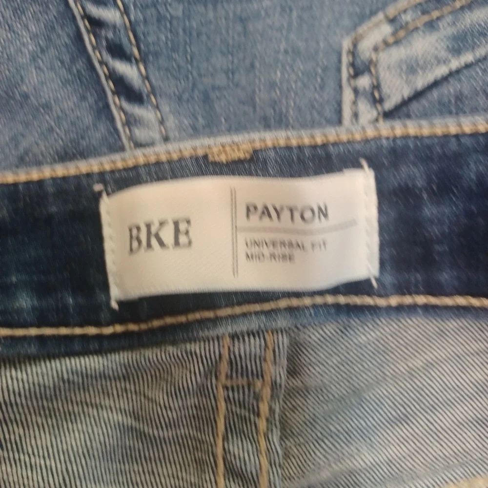 BKE Women's Payton Jeans Size 32 (36x23) Universal Fit Mid Rise Cropped Straight